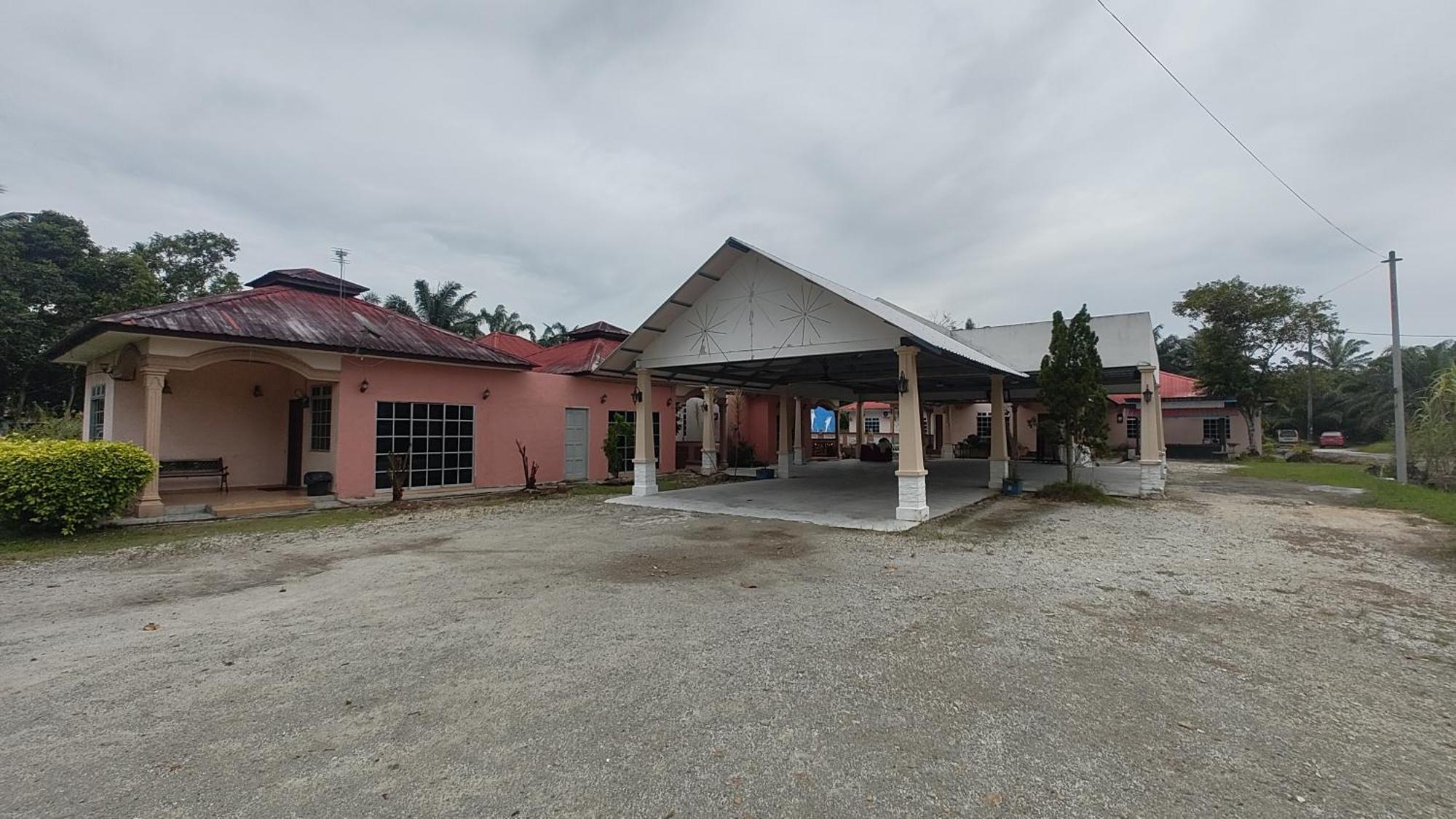 Sri Peserai Homestay Batu Pahat Luaran gambar