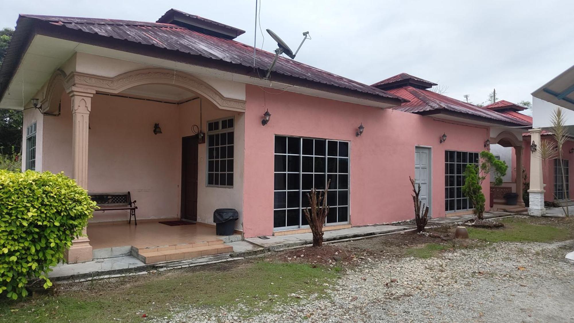 Sri Peserai Homestay Batu Pahat Luaran gambar